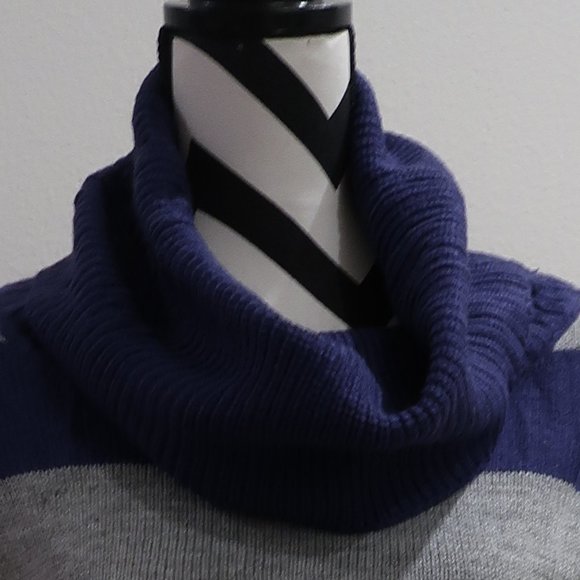 Sweater Dress - Picture 3 of 6